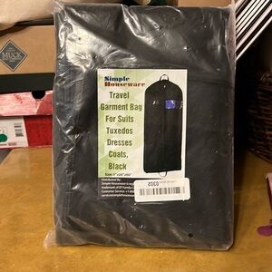 NWT Simple Houseware black travel garment bag. 5”x26”x60”